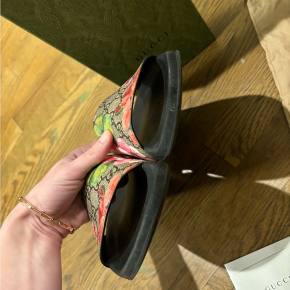 Excellent Condition Authentic Gucci Bloom Slides! 🌸 - Picture 8 of 9